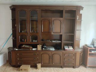 REGALO Mueble de salón de madera y cristal