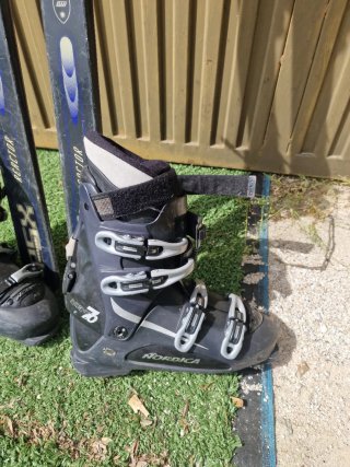 Esquís Elan y Botas Nordica