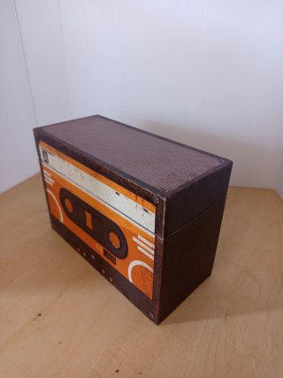 Caja baúl cinta cassette alemana vintage