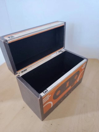 Caja baúl cinta cassette alemana vintage