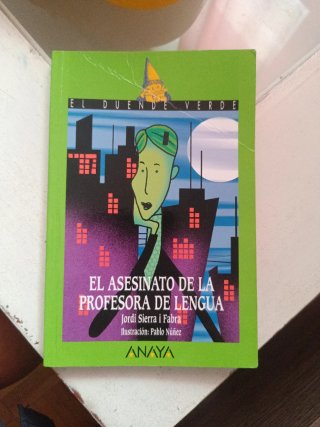Libro,el asesinato de la profesora de lengua