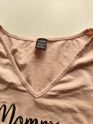 Camiseta Mommy to be pies bebé