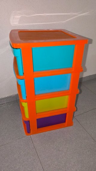 Cajonera de plástico apilable seminueva