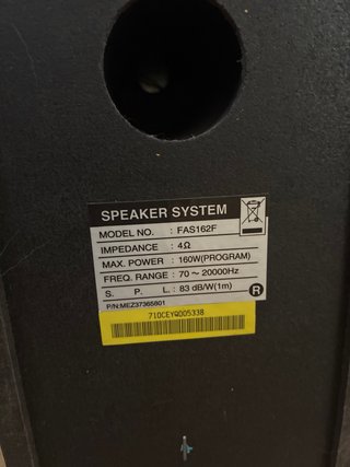 Minicadena de música LG con 2 altavoces