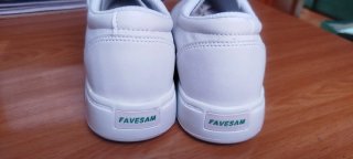 Zapatos de trabajo blancos