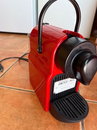 Cafetera Nespresso Roja