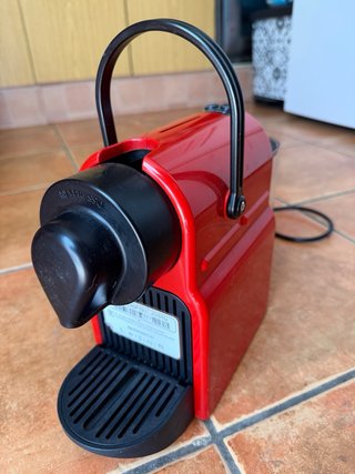 Cafetera Nespresso Roja