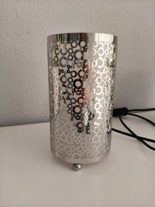 Lámparas de techo y mesa plateadas