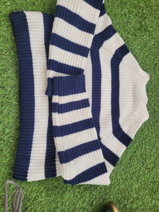 Jersey Stradivarius Rayas Azul Marino y Blanco