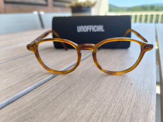 MONTURA GAFAS UNOFFICIAL sin cristales. Marrones.