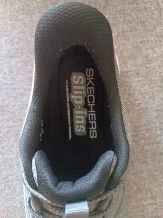 Skechers Slip-Ins Gris y Blanco