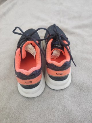 Zapatillas Kalenji Negras y Naranjas