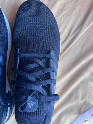 Zapatillas Adidas Boost Negras y Blancas