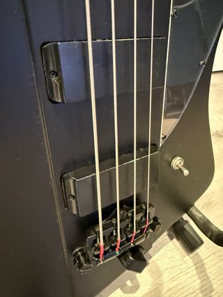 Bajo eléctrico Epiphone Blackbird N. Sixx