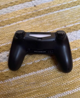 Controller PS4 Nero usato una sola volta.