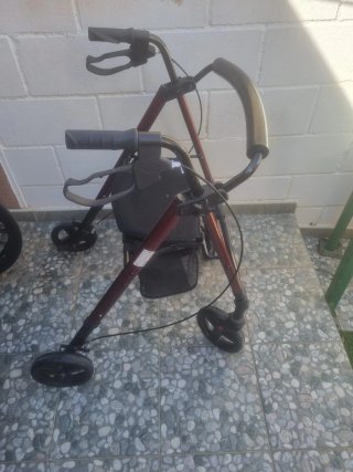 Andador personas mayores