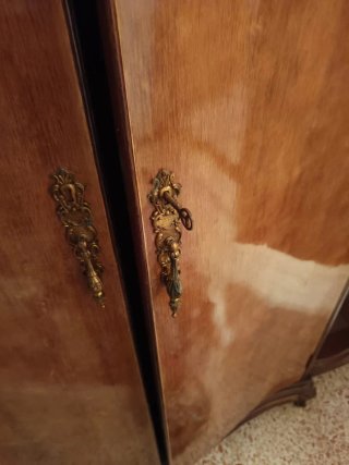 Armario de madera