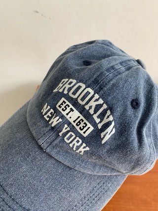 Gorra azul Shein efecto desgaste