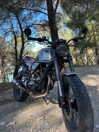 Mitt Ds Scrambler 125cc Plata y Marrón