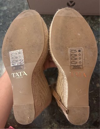 Cuñas TATA Italia camel Talla 37