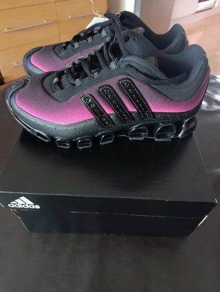 Zapatillas Adidas Negras y Rosas Nuevas