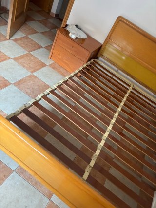 Estructura cama somier + 2 mesitas Cama 140x190