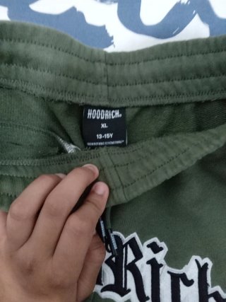 Pantalón corto Hoodrich talla XL junior ( 13-15 )