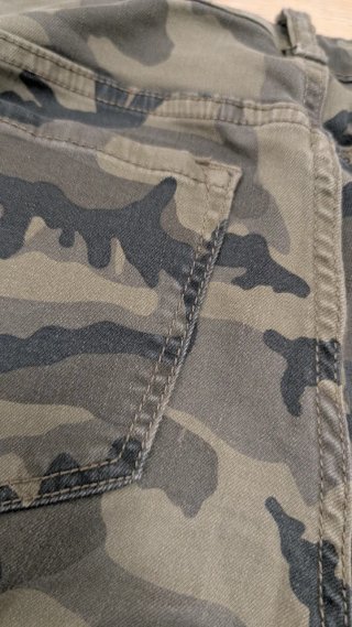 Pantalones vaqueros militares verdes