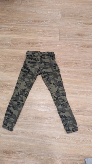 Pantalones vaqueros militares verdes