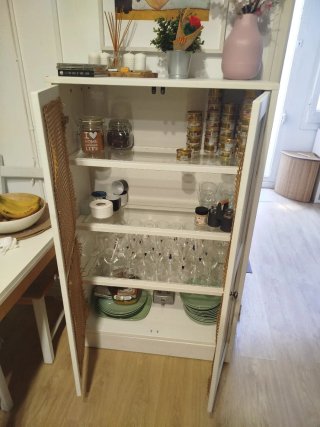 Vitrina IKEA BRIMNES con ratán