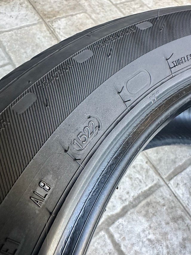 4 Neumáticos 205/55 R17 AVON