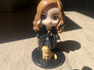 Muñeco Hermione con gato
