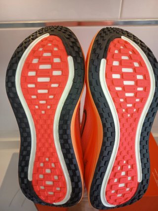 Nike Vomero Plus talla 41