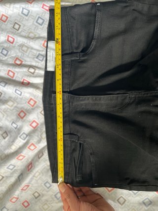 Pantalón pitillo negro