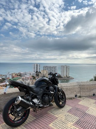 Kawasaki Z750 Negra