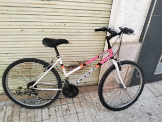 Bicicleta Orbea Montaña blanca y rosa