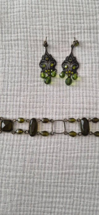 Conjunto pulsera y pendientes piedras verdes