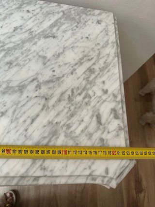 Dormitorio clásico de haya maciza tallada.