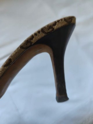 Sandalias Gucci Marrón y Dorado