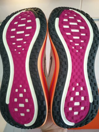 Nike Vomero Plus Talla 42
