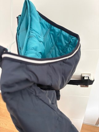 Chaqueta azul marino con capucha Talla M/L