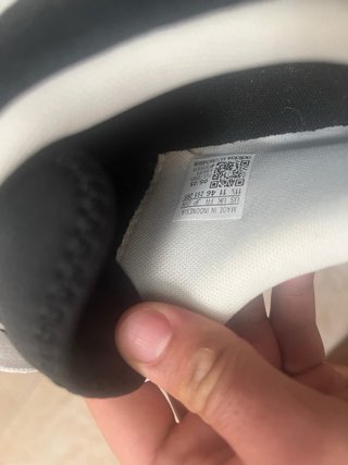 Zapatillas Adidas Negras y Blancas