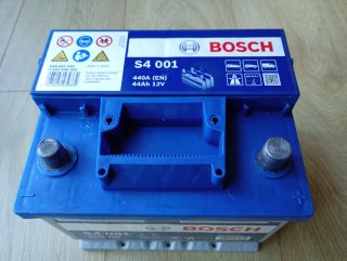 Batería Bosch S4 001 44Ah 440A EN