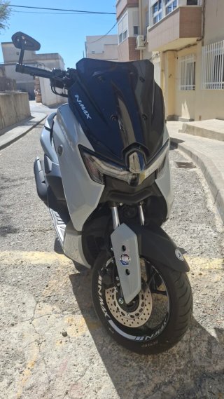Yamaha NMAX 2025
