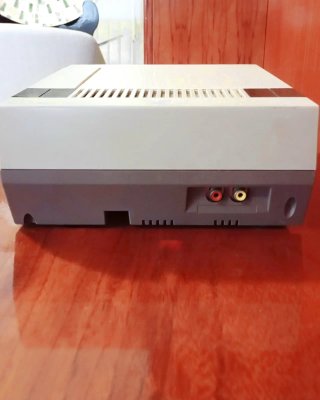 Consola Nintendo NES original, Versión española