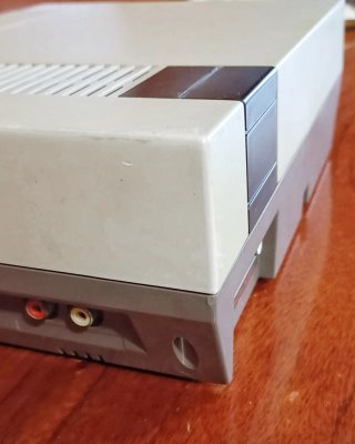 Consola Nintendo NES original, Versión española