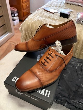Zapatos de vestir de cuero marrón Talla 42