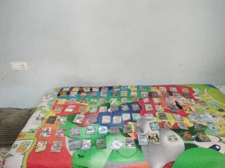 Cartas Pokémon con caja de metal  Negociable