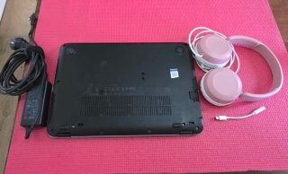 Portátil HP EliteBook 820 G3 + Cuffie Regalo