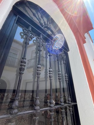 Puerta de hierro forjado